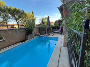Logement indépendant Au Bonheur cuisine piscine clim proche centre village